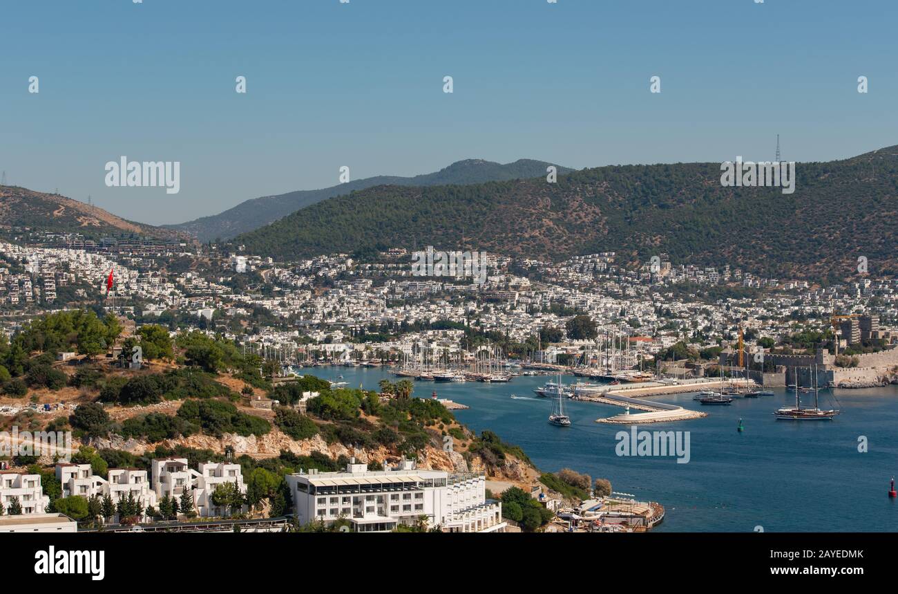 Boote und Yachten im Hafen von Bodrum im Land der Türkei Stockfoto