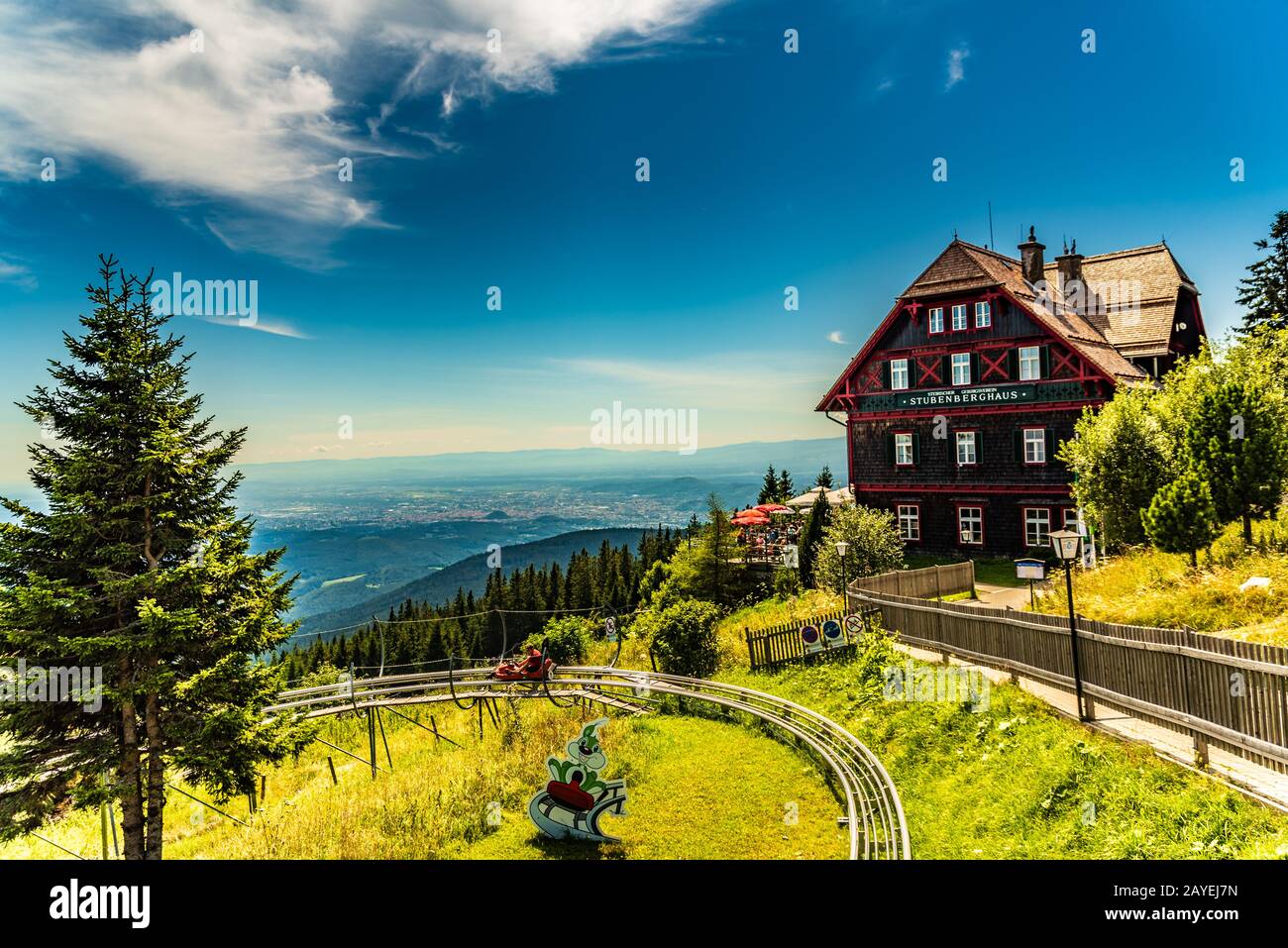 Berg-Schoeckl, Styria, Österreich Alpenkabine und Restaurant namens Stubenberghaus auf dem Gipfel des Berg-Schockls bei graz-umgebung in Stockfoto