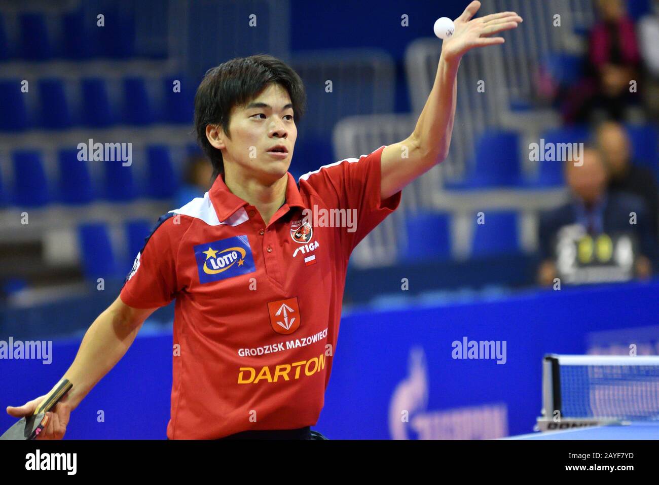 Orenburg, Russland - 28. September 2017 Jahre: Junge treten im Spiel Tischtennis den europäischen Champion an Stockfoto