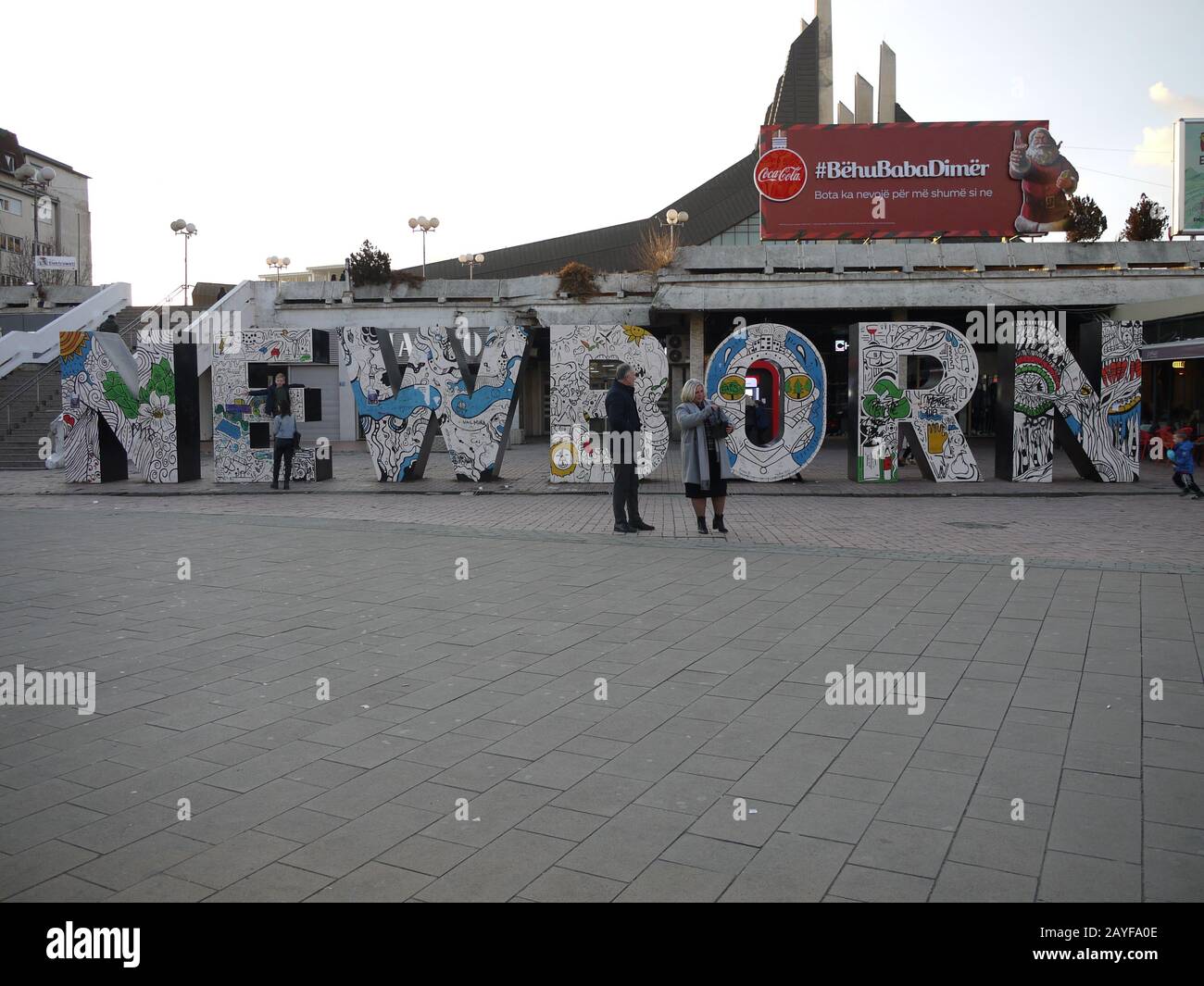 Neugeborenes, im Stadtzentrum von Pristina, ist ein Denkmal, das zur Kennzeichnung der Unabhängigkeit des Kosovo errichtet wurde Stockfoto