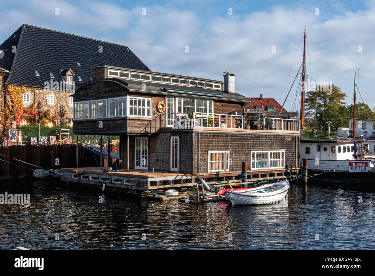 Hausboote & Boote auf dem Trangraven-Kanal, Kopenhagen, Dänemark Stockfoto