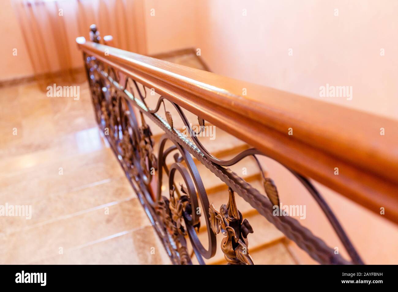 Schmiedeeiserne Treppen Stockfotos und -bilder Kaufen - Alamy