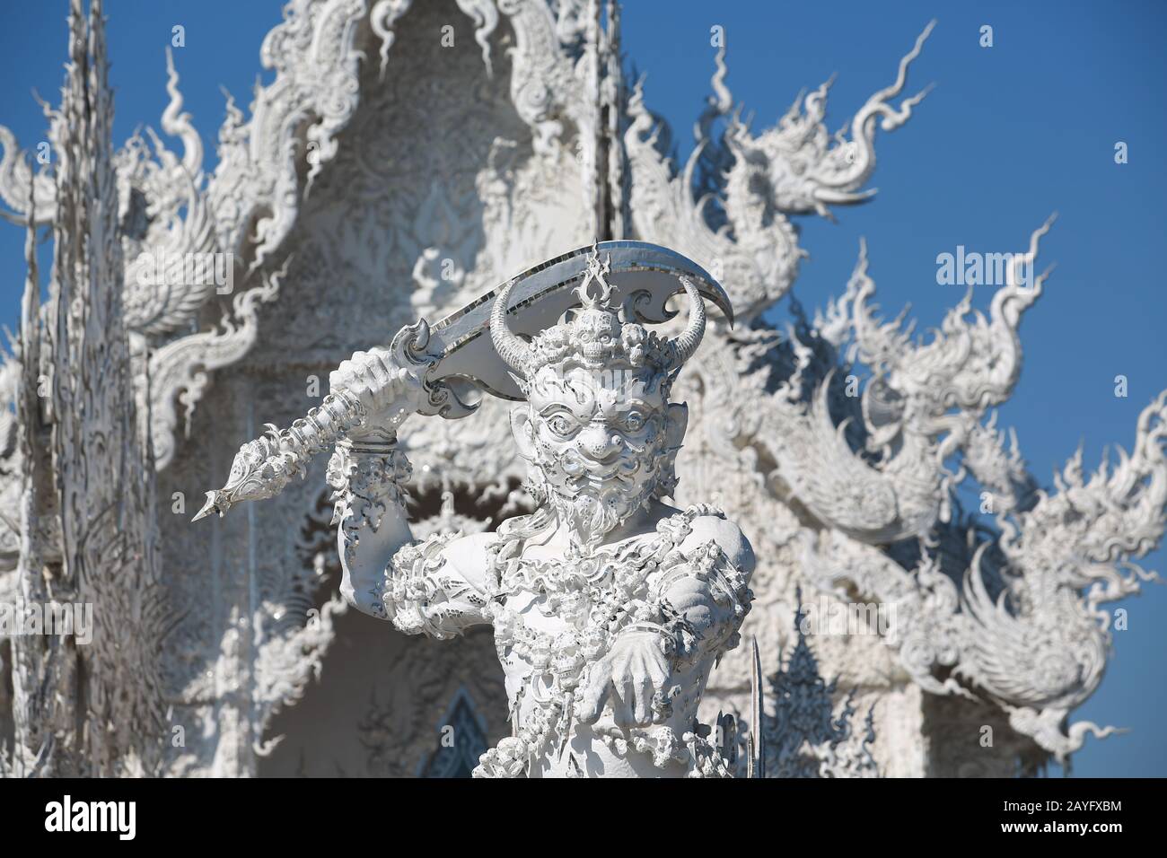 Chiang Rai/Thailand - 26. Dezember 2019 - das Äußere des Tempels in Wat rong khun oder so genannter weißer Tempel in chiang Mai, einer der Wahrzeichen thailands Stockfoto