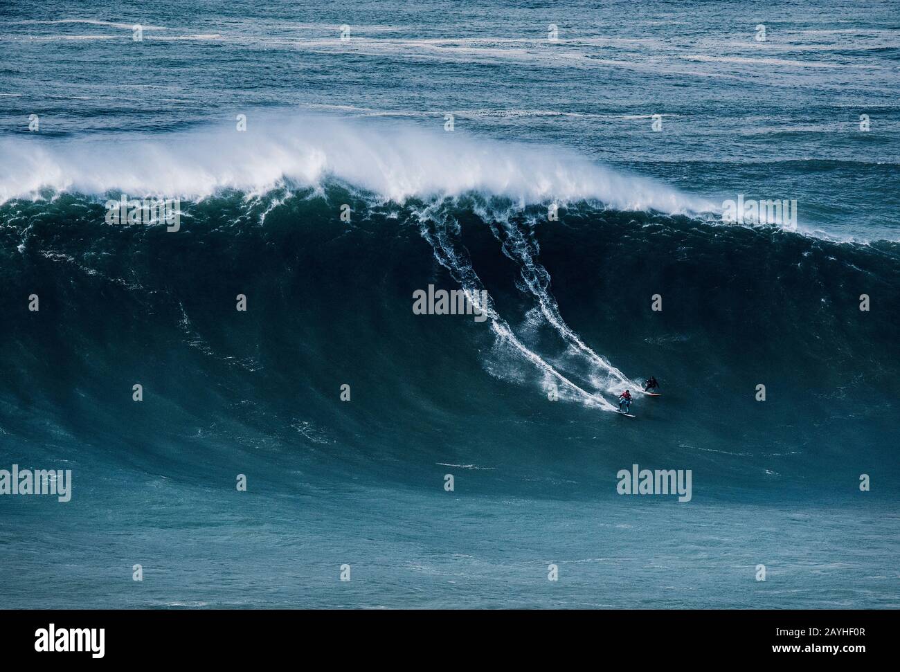 Nazaré Tow Surfing Challenge 2020 Stockfoto