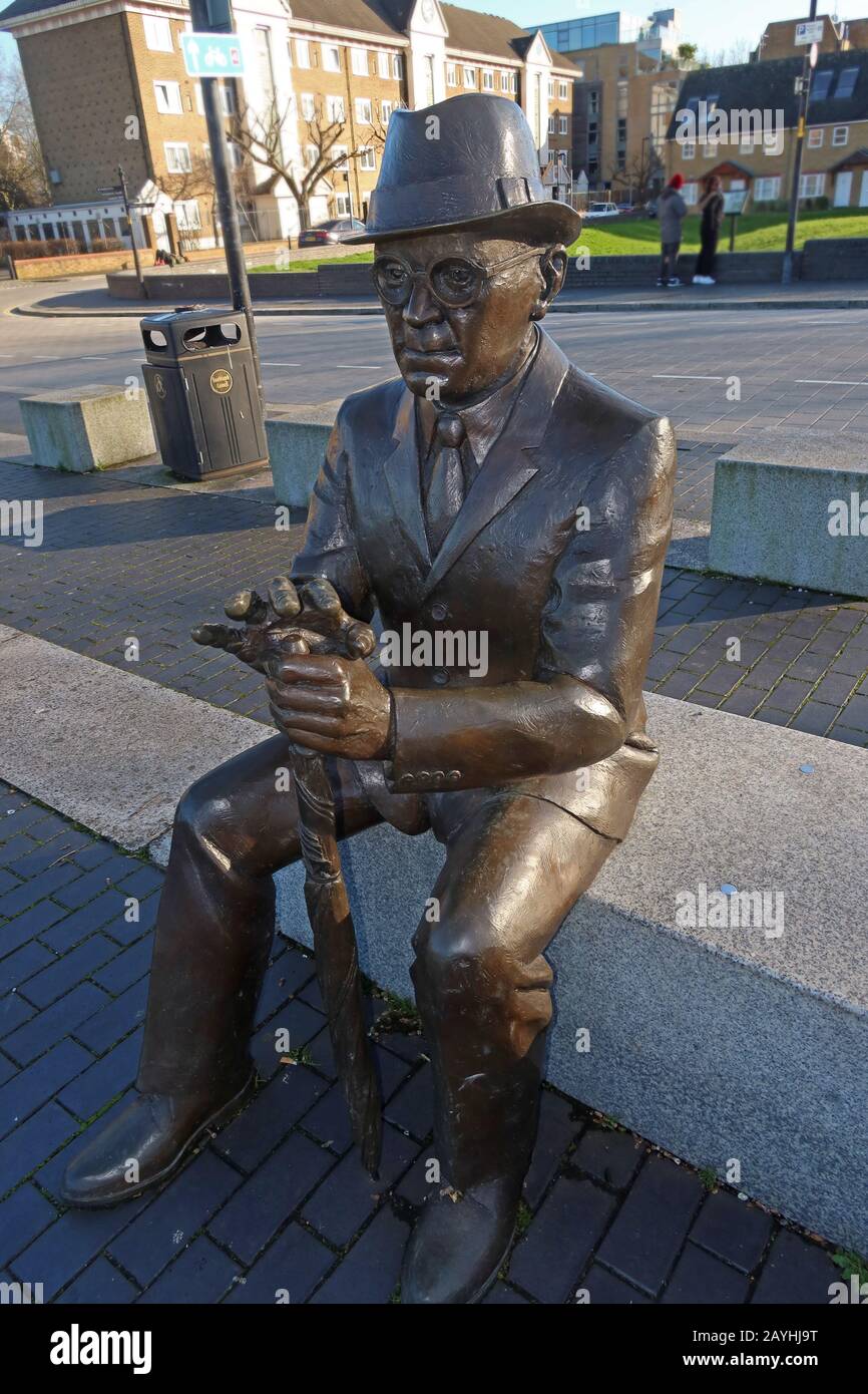 Alfred Salter Statue, Bermondsey Doctor/Medizinstudiant, Labour-Party-Politiker, 16. Juni 1873 - 24. August 1945 in Rotherhithe, London Stockfoto