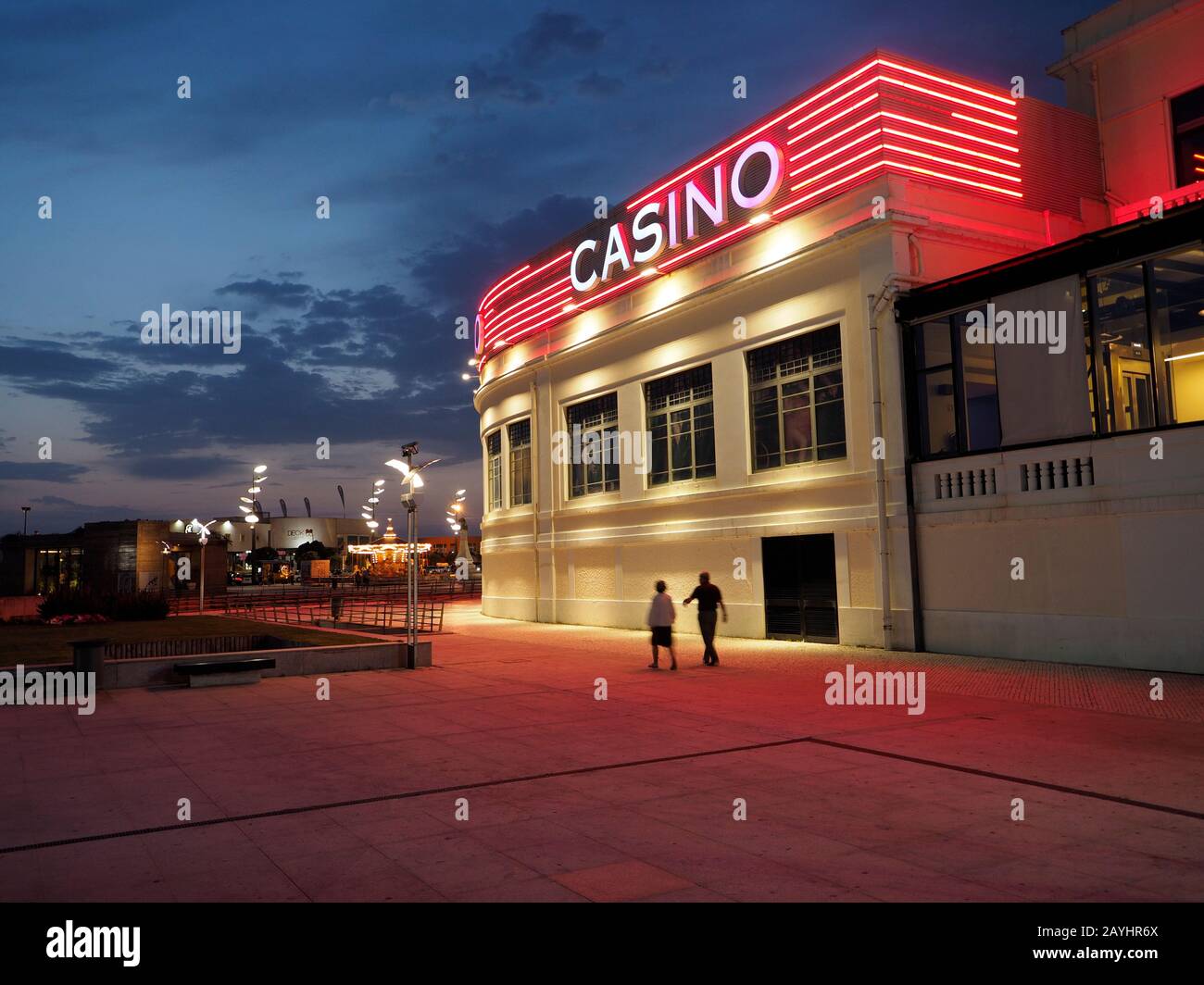 Abendschuss des Casinos in Povoa de Varzim, Nordportugal Stockfoto