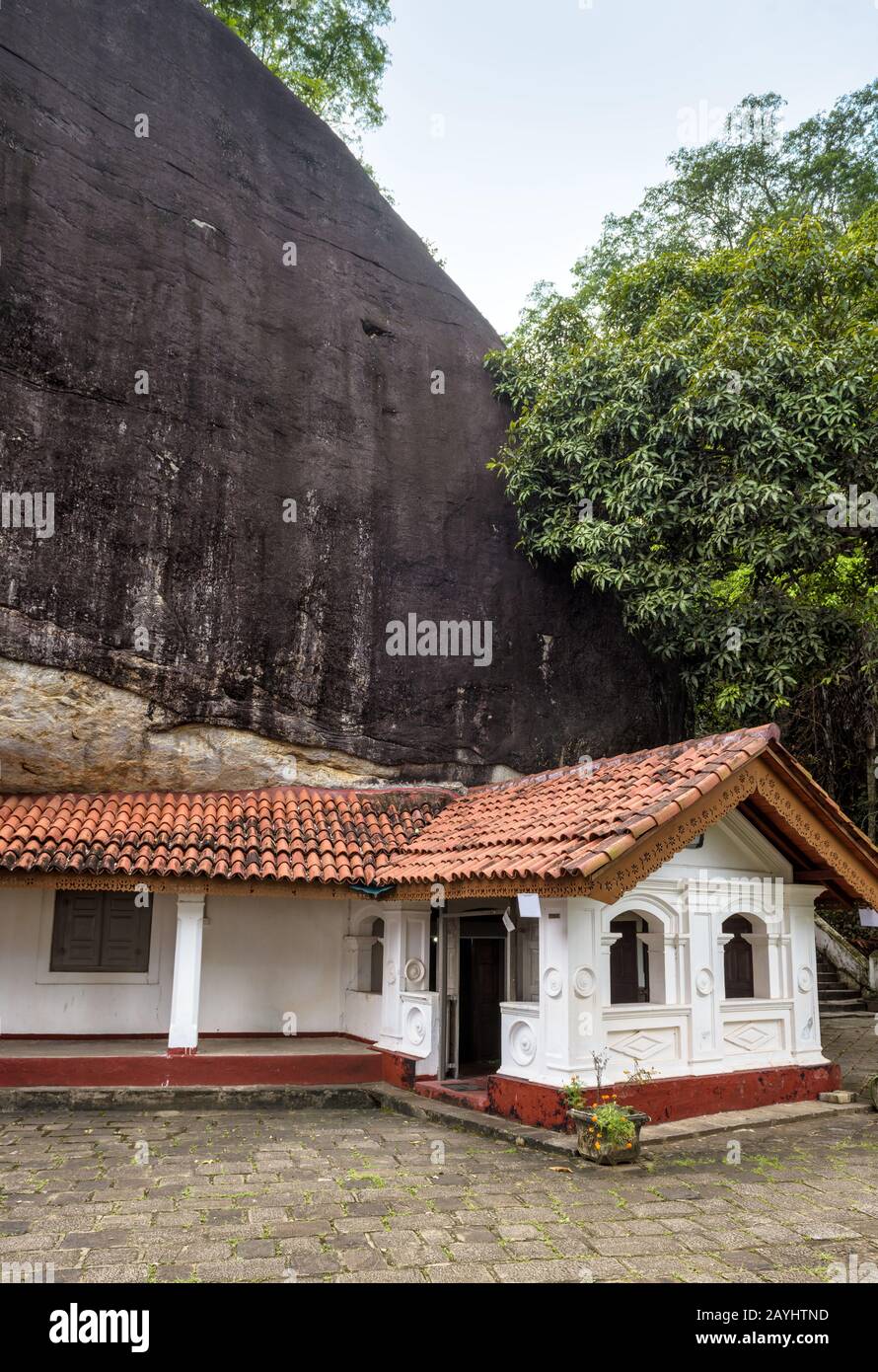 Mulkirigala Raja Maha Vihara ist ein alter buddhistischer Höhlentempel in Sri Lanka Stockfoto