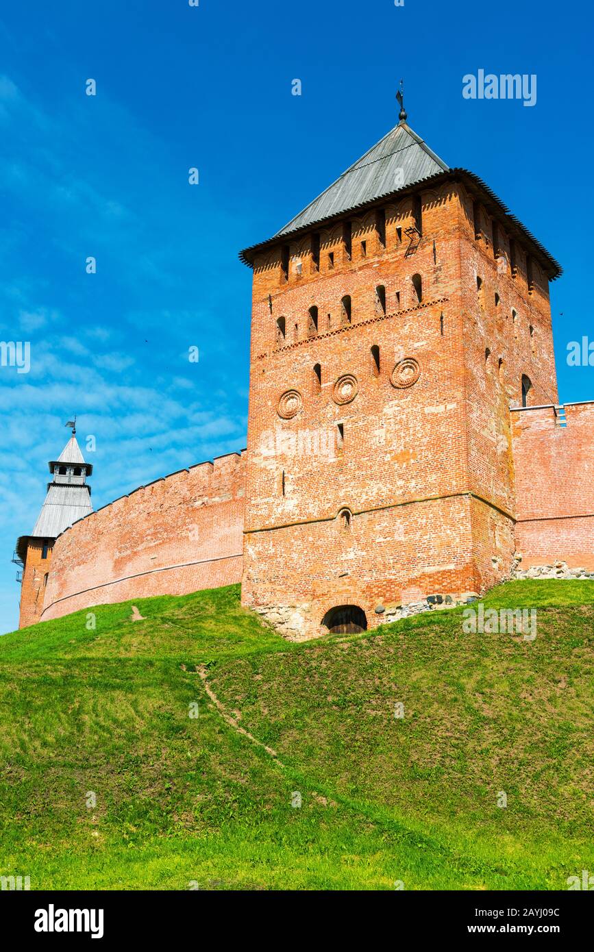 Die Kremlmauern in Velikj Nowgorod (Nowgorod der Große), Russland Stockfoto