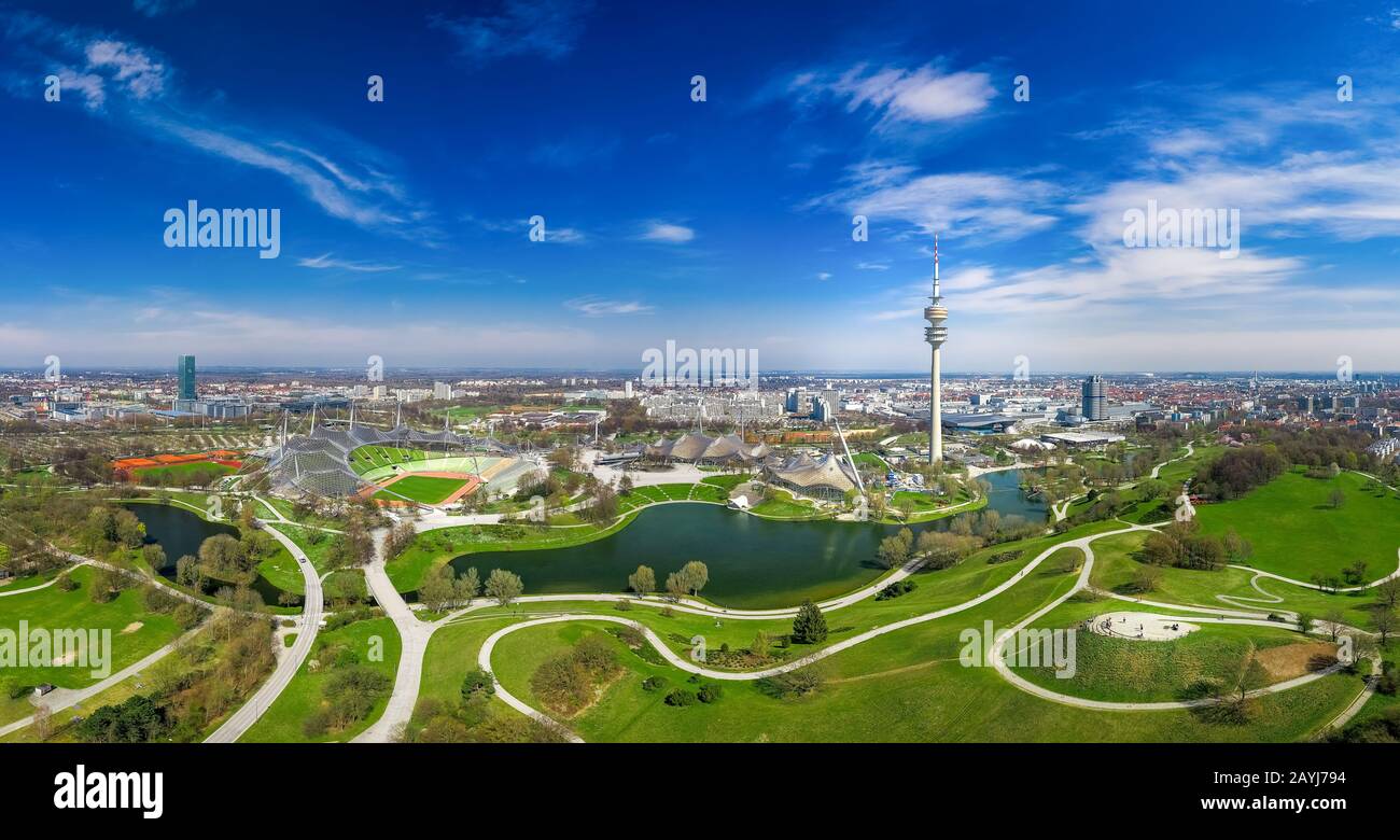 MÜNCHEN, DEUTSCHLAND - 3th. April 2019: Der Olympiapark in München ist ein Olympiapark, der für die Olympischen Sommerspiele 1972 gebaut wurde und ist Stockfoto