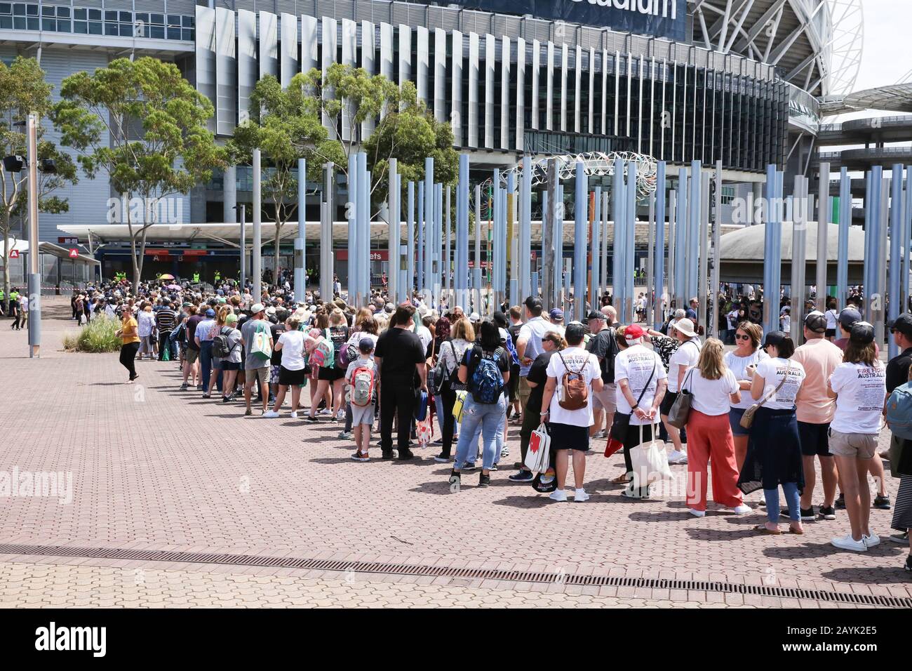 16. Februar 2020: Menschenmassen sammeln beim Fire Fight Australia Concert für die nationale Buschfeuer-Entlastung im ANZ Stadium am 16. Februar 2020 in Sydney, NSW Australien (Credit Image: © Christopher Khoury/Australian Press Agency via ZUMA Wire) Stockfoto