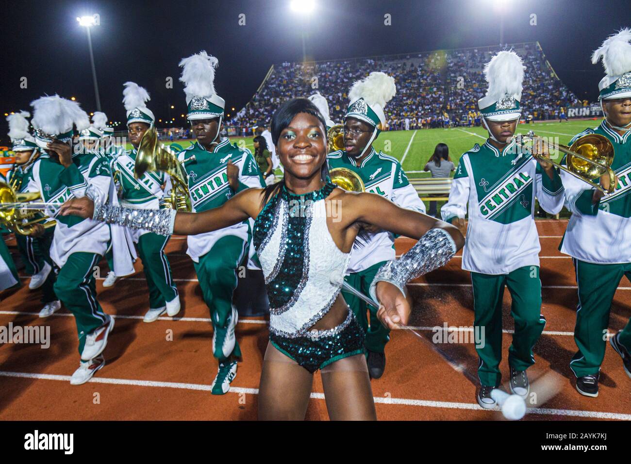 Miami Florida, Miami Dade College North Campus, Traz Powell Stadium, High School Football Playoff-Spiel, Northwestern vs. Central, Black Blacks African African Stockfoto