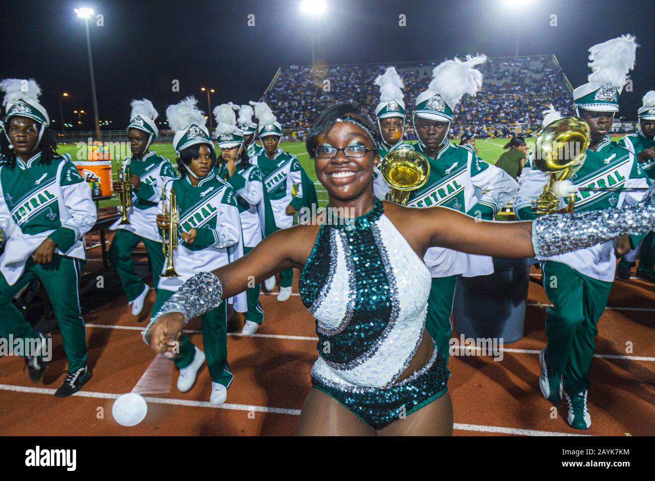 Miami Florida, Miami Dade College North Campus, Traz Powell Stadium, High School Football Playoff-Spiel, Northwestern vs. Central, Black Blacks African African Stockfoto