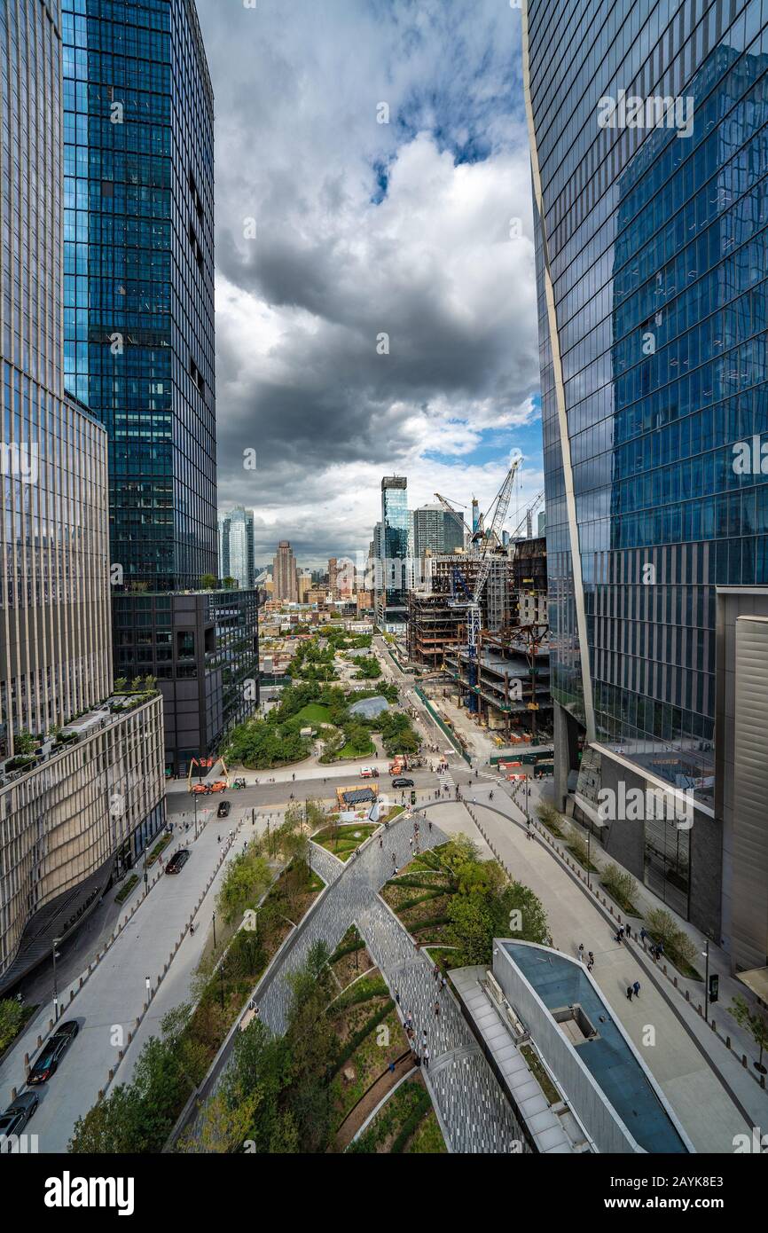New YORK, USA - 07. OKTOBER: Dies ist ein Luftbild der Wolkenkratzer an der Entwicklung der Hudson Yards in Manhattan am 07. Oktober 2019 in New York Stockfoto
