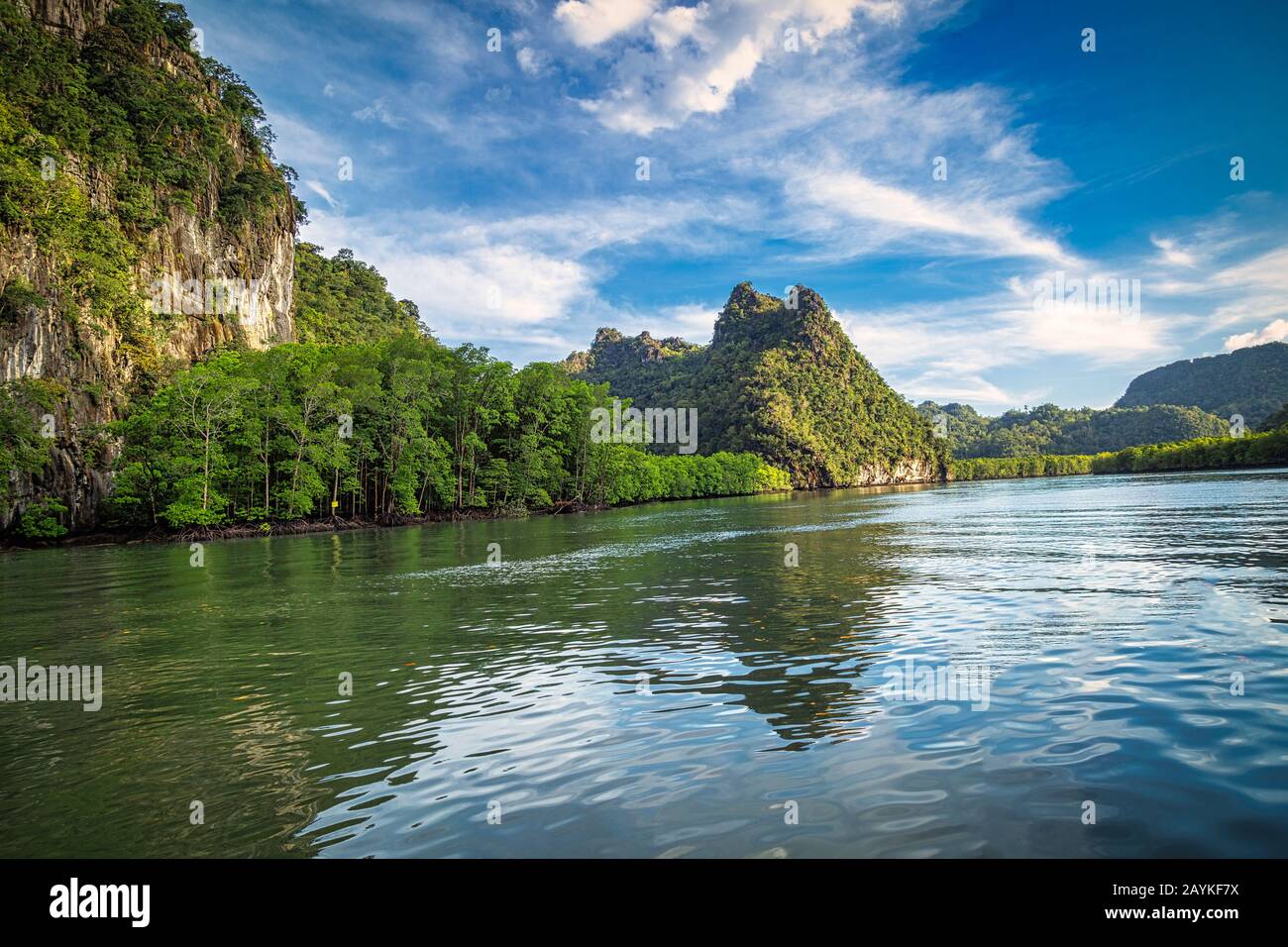 Loch in der Mauer Langkawi Malaysia Teil von Kilim Geopark. Stockfoto