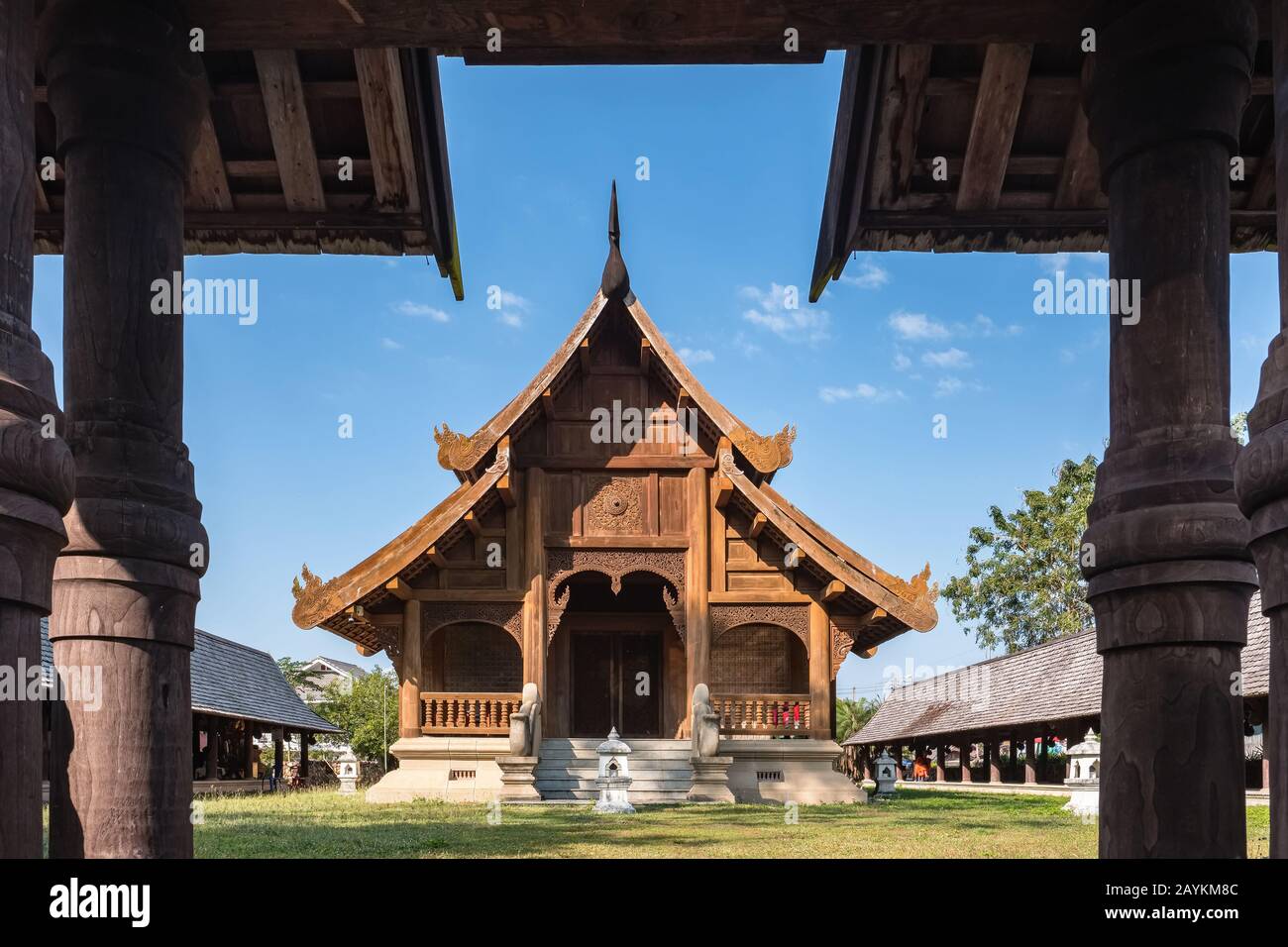 Wat Khuang Kom-thailändisches Lanna Holz- buddhistischen Tempel in Lampang, Thailand. Stockfoto