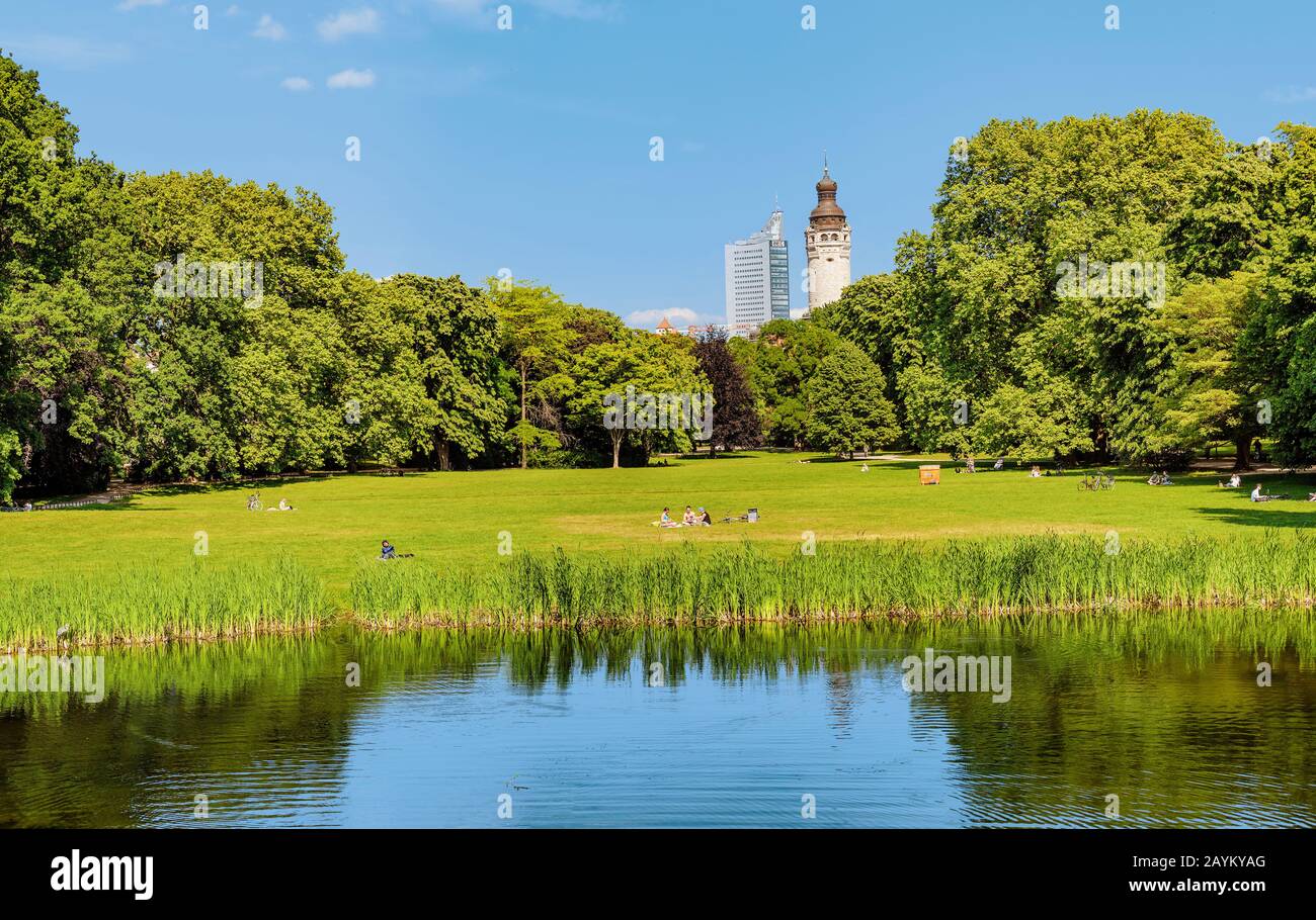 Blick auf die Stadt Leipzig vom Clara-Zetkin-Park Stockfoto