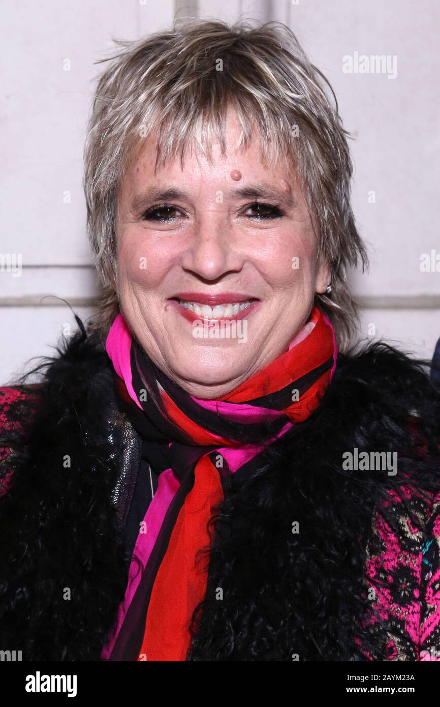 Die Eröffnungsnacht für My Name Ist Lucy Barton im Samuel J. Friedman Theatre - Arrivals. Mit: Eve Ensler Where: New York, New York, Vereinigte Staaten When: 16 Jan 2020 Credit: Joseph Marzullo/WENN.com Stockfoto