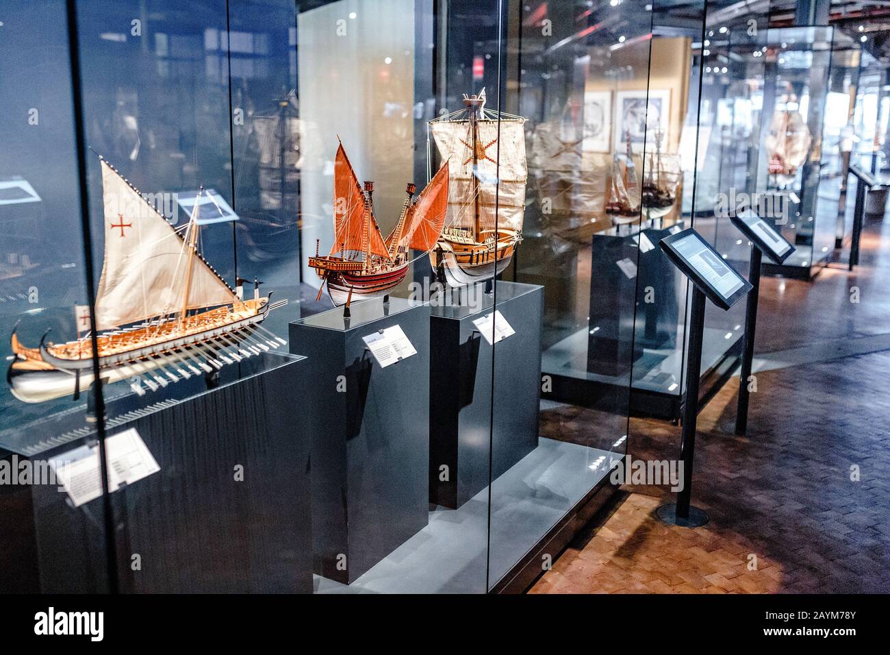 Berlin, DEUTSCHLAND - 19. MAI 2018: Schiffe auf der historischen Seefahrerausstellung im Deutschen Technischen Museum Stockfoto