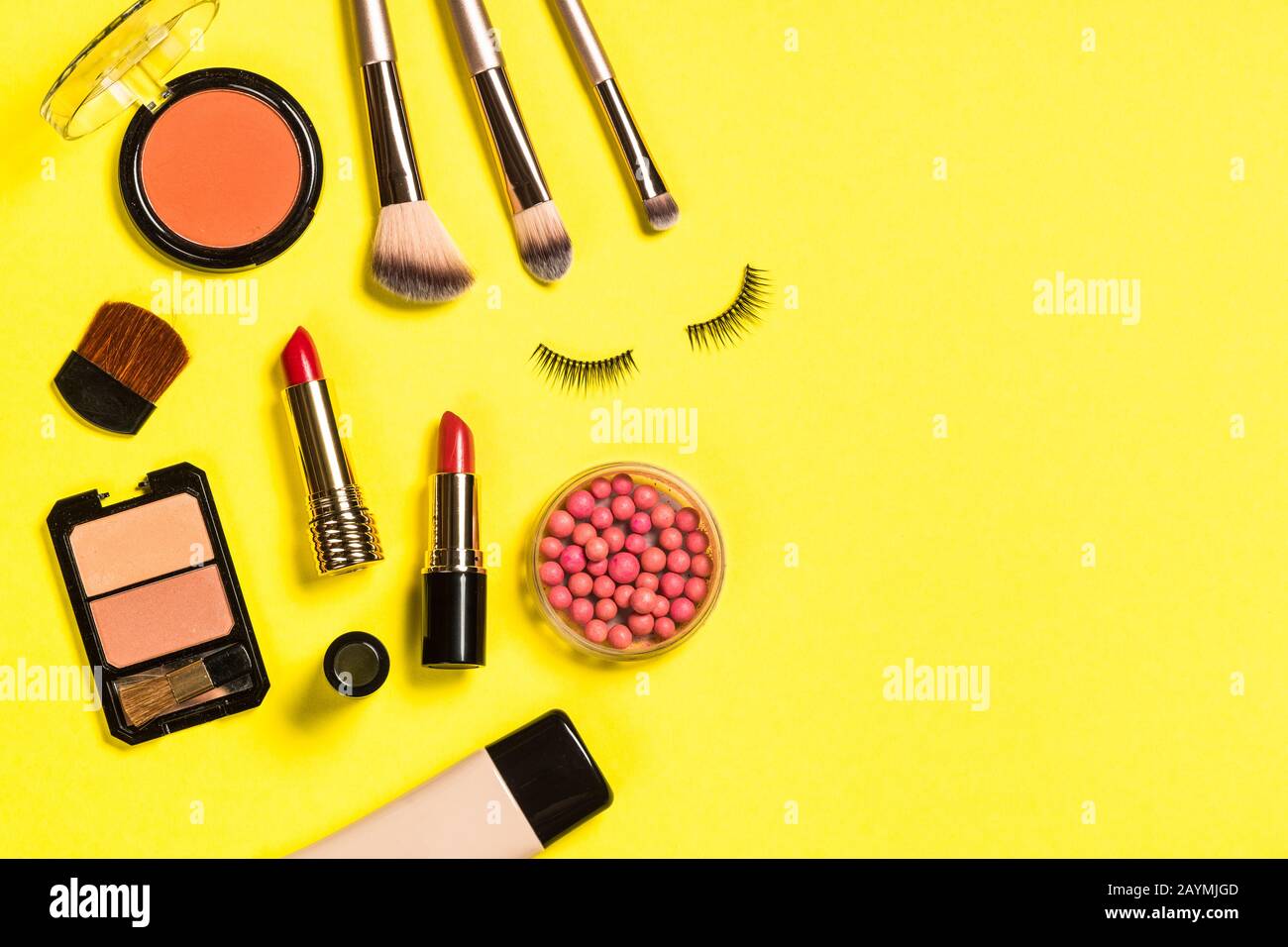 Set mit Make-Up Professional Kosmetik Draufsicht. Stockfoto