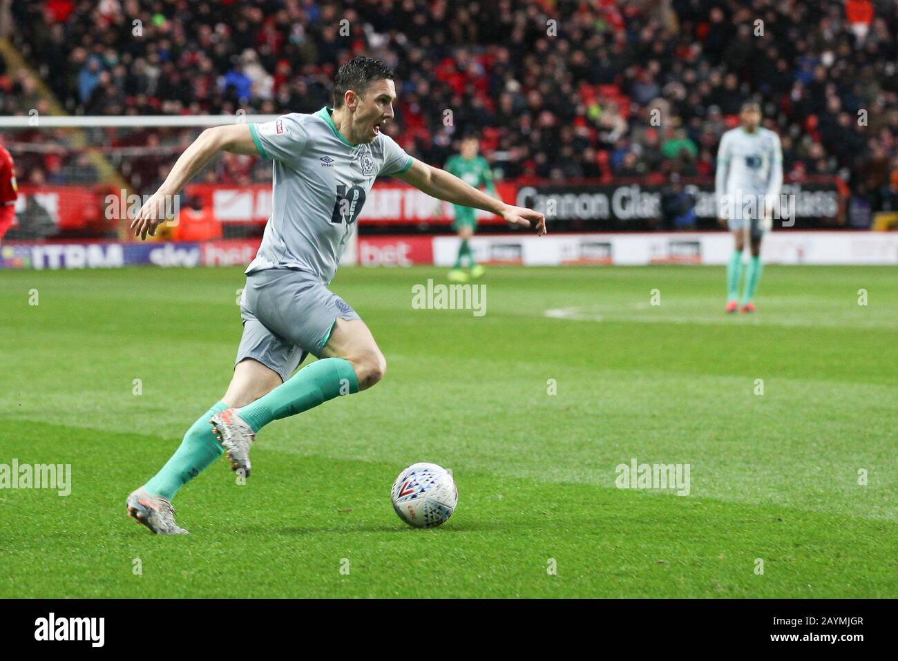 London, Großbritannien. Februar 2020. Stewart Downing von Blackburn Rovers greift das Tor von Charlton während des EFL Sky Bet Championship Matches zwischen Charlton Athletic und Blackburn Rovers im Valley, London, England am 15. Februar 2020 an. Foto von Ken Sparks. Nur redaktionelle Nutzung, Lizenz für kommerzielle Nutzung erforderlich. Keine Verwendung bei Wetten, Spielen oder einer einzelnen Club-/Liga-/Spielerpublikationen. Kredit: UK Sports Pics Ltd/Alamy Live News Stockfoto