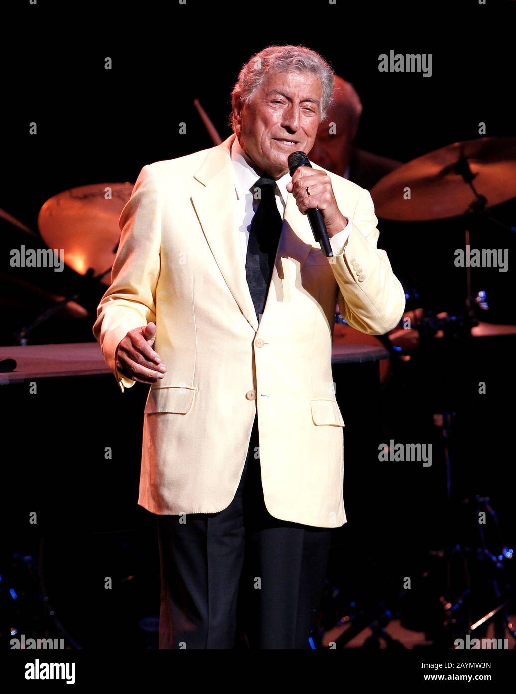 Der legendäre Crooner Tony Bennett tritt im Broward Center for the Performing Arts in Fort Lauderdale, Florida auf. Stockfoto