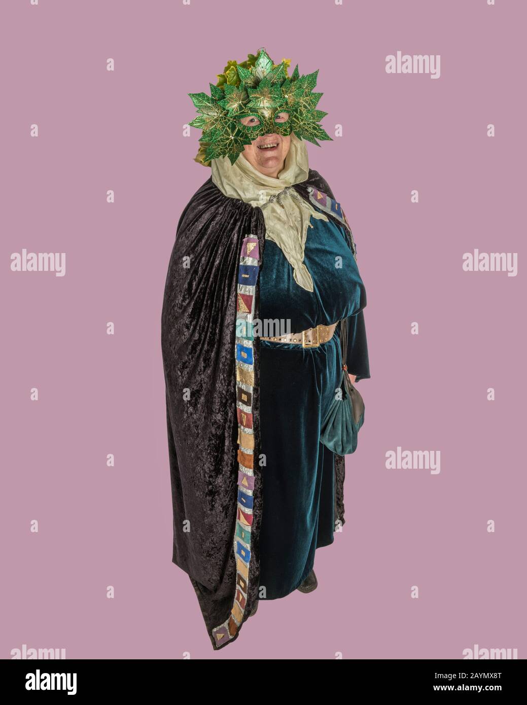 Frau in Kostüm vom Hastings Traditional Jack auf dem Green Festival. Hastings. East Sussex. England. GROSSBRITANNIEN Stockfoto