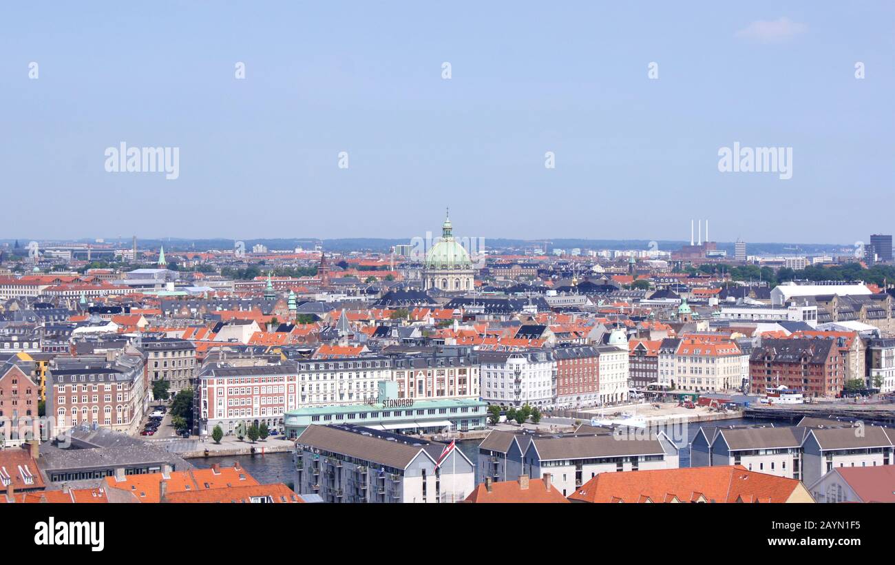 Kopenhagen, DÄNEMARK - 6. Jul. 2015: Skyline von Kopenhagen von Vor Frelsers Kirke Church of Our Savior Stockfoto