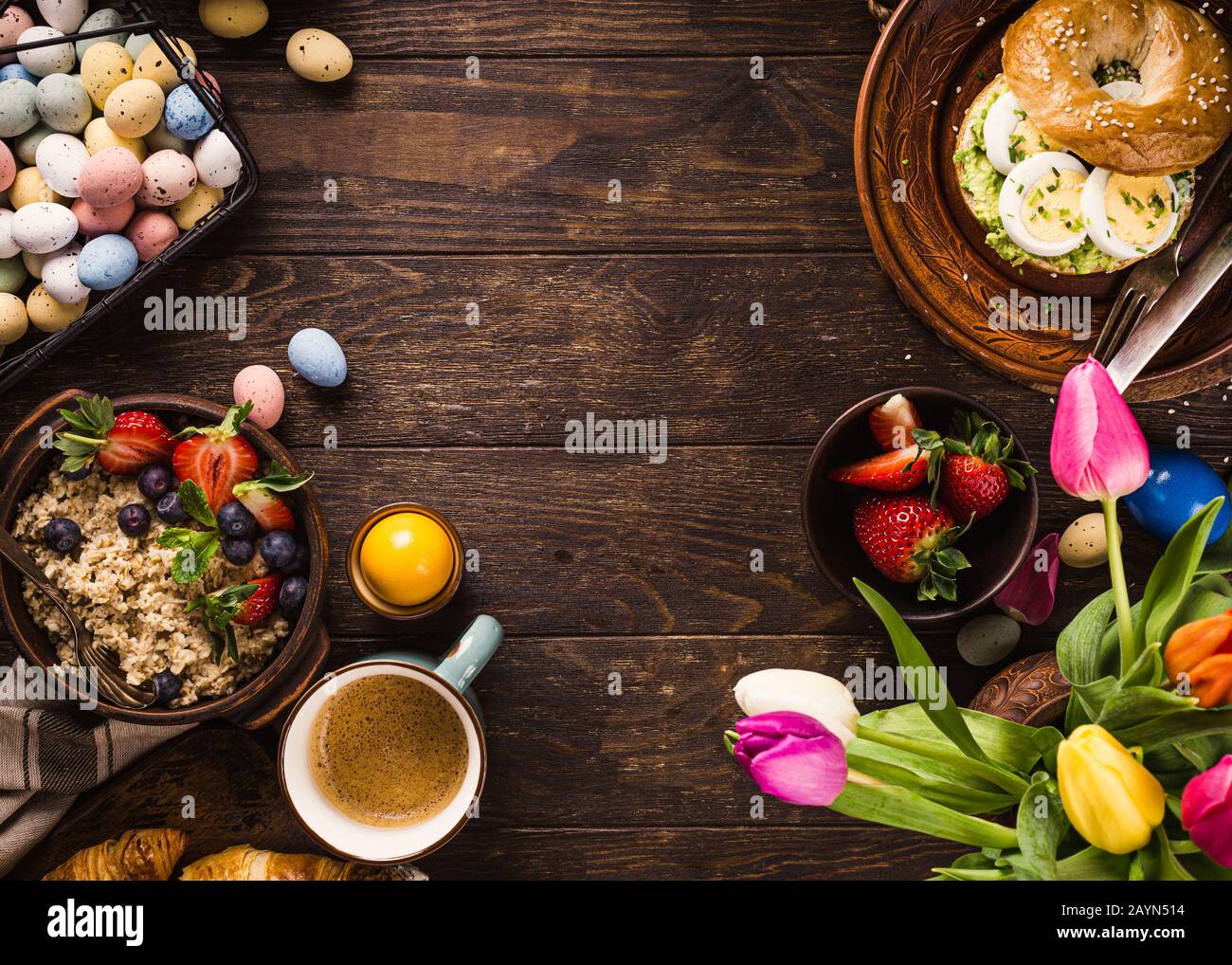 Osterfrühstückwohnung lag Stockfoto