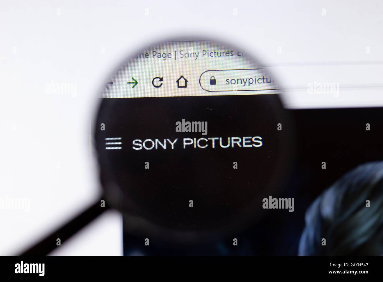Sankt Petersburg, Russland - 18. Februar 2020: Website-Logo der Sony Pictures Entertainment Company auf Laptop-Display. Bildschirm mit Symbol, Illustration Stockfoto