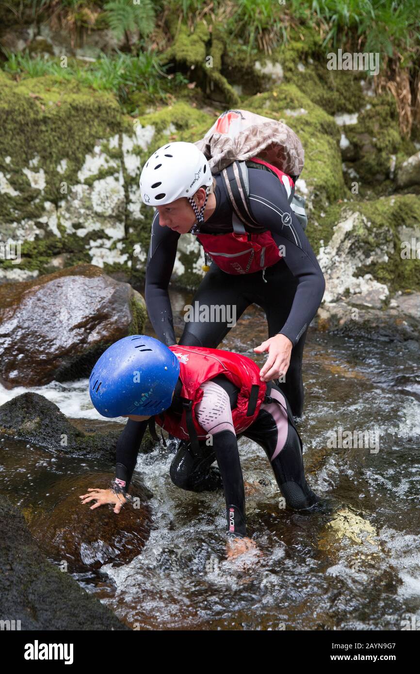 Jugendliche auf Kurs im Freien Stockfoto