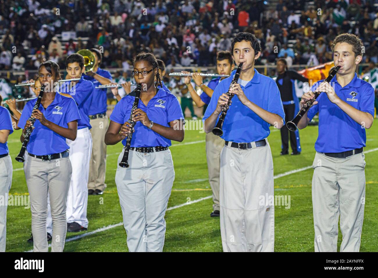 Miami Florida, Liberty City, Miami Dade College North Campus, Traz Powell Stadium, High School Football Playoffs, Central vs. South Dade, Halbzeitperforman Stockfoto