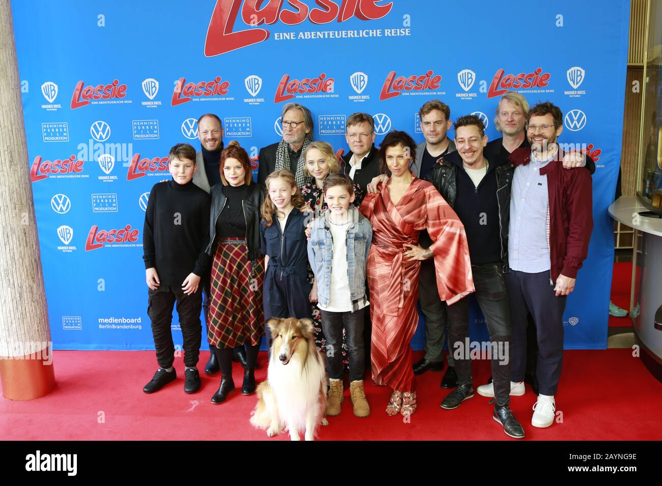 16.02.2020, Berlin, Deutschland, Sebastian Bezzel, Matthias Habich, Justus von Dohnányi, Anna Maria Mühe, Johann von Bülow, Milton Welsh, Jana Pallaske, Hanno Olderdissen, Bella Bading, Nico Marischka, besuchen die Weltpremiere "Lassie - Eine abenteuerliche Reise" (Lassie Come Home) im Zoo am 16. Februar 2020, Berlin. Lassie ist ein Film von Hanno Olderdissen. Stockfoto