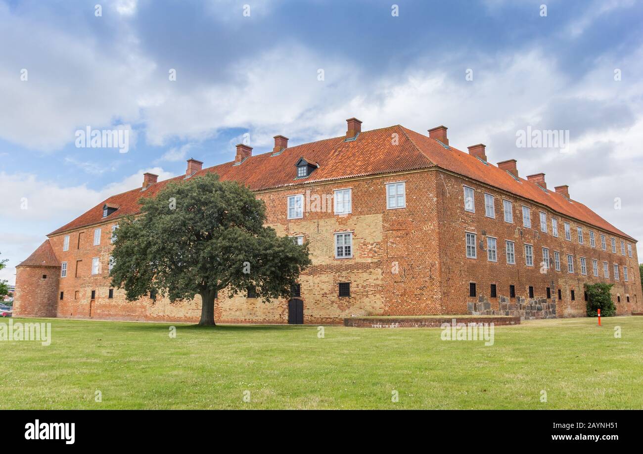 Garten und Schloss in der historischen Stadt Sonderborg, Dänemark Stockfoto