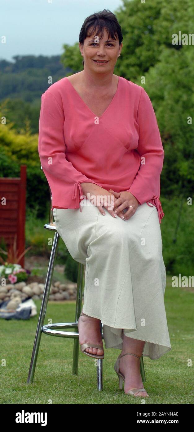 Linda Lepetit, eine ehemalige Nachbarin des Hungerford-Mörders Michael Ryan, wurde 2004 in ihrem neuen Zuhause vorgestellt. Stockfoto