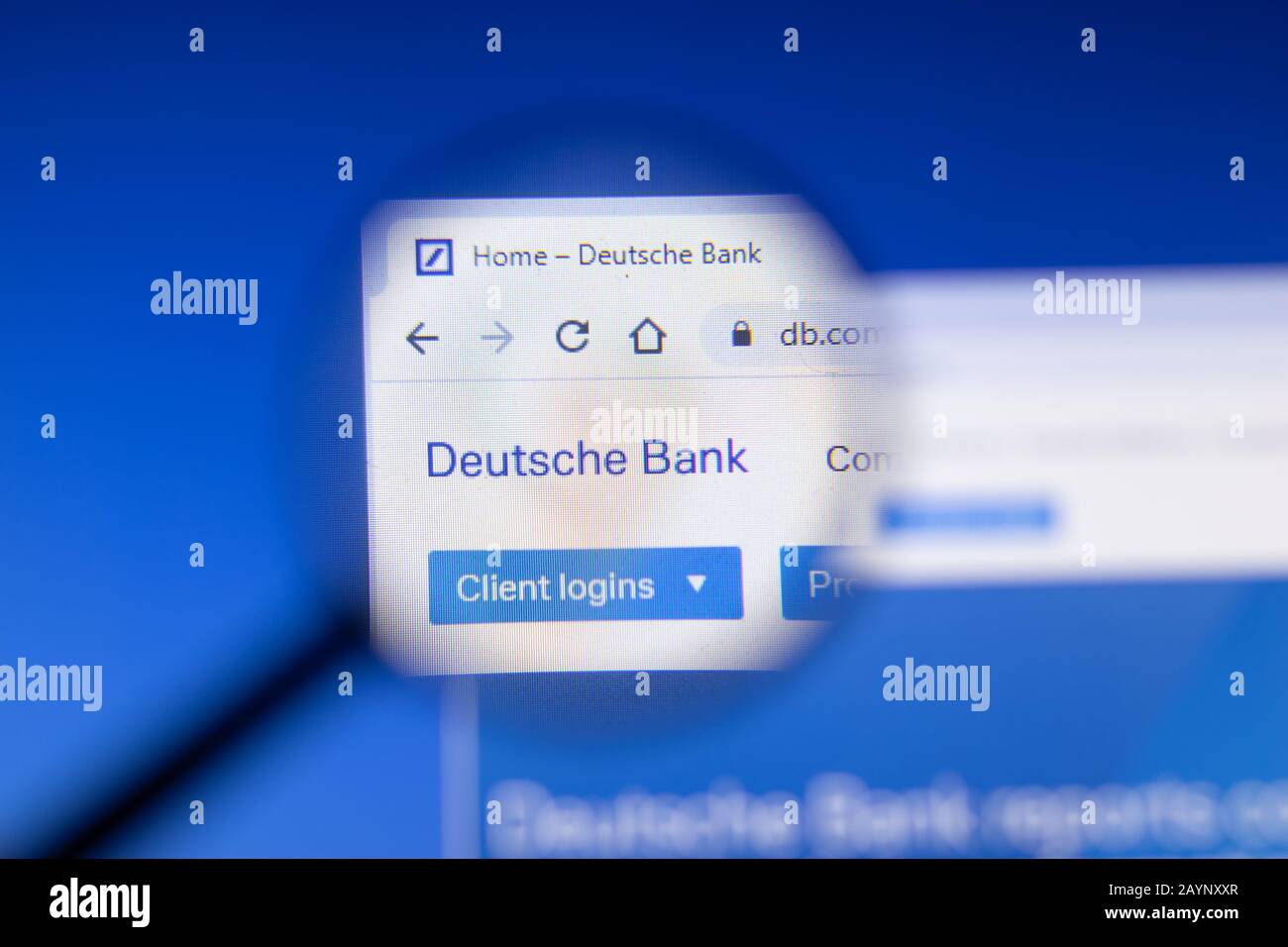 Sankt Petersburg, Russland - 18. Februar 2020: Webseiten-Logo des Unternehmens Deutsche Bank auf Laptop-Display. Bildschirm mit Symbol, Bildmaterial Stockfoto