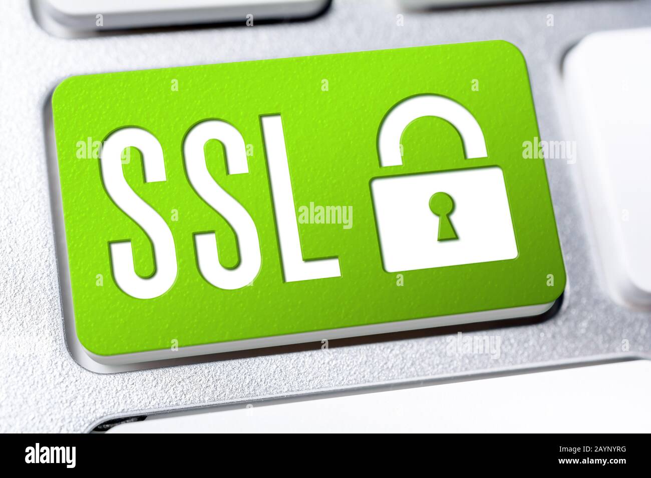 Grüne SSL-Taste Mit Tastensperre, sicheres Internetkonzept Stockfoto