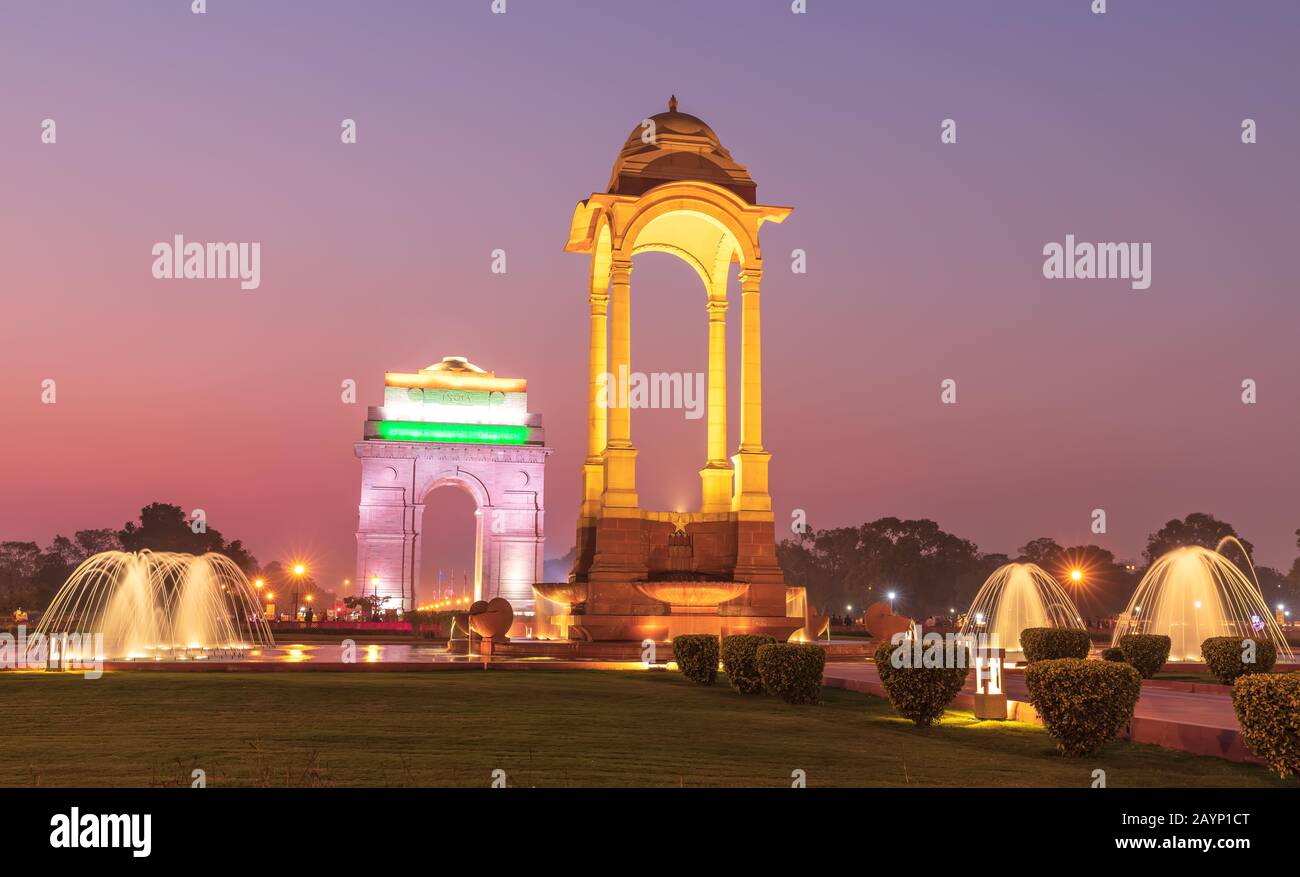 Canopy und das Indien-Tor in Neu-Delhi, Indien, Blick auf die Nacht Stockfoto