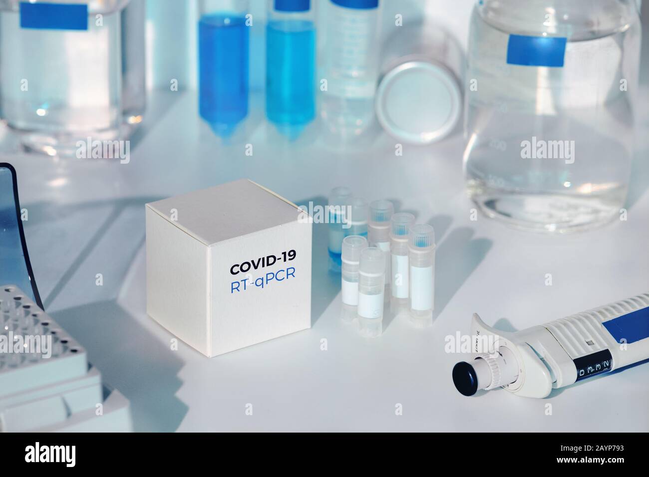 Testkit zum Nachweis eines neuartigen COVID-19-Coronavirus in Patientenproben. RT-PCR-Kit basiert auf einer bewährten Echtzeit-PCR-Methode zur Konvertierung von viralem C Stockfoto