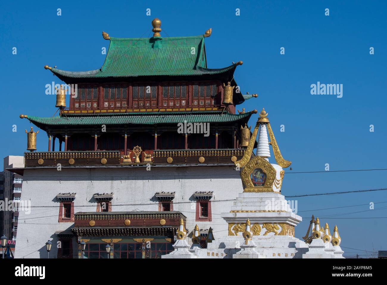Der Tempel von Boddhisattva Avalokiteshvara im Kloster Gandantegchinlen in Ulaanbaatar, der Mongolei. Stockfoto