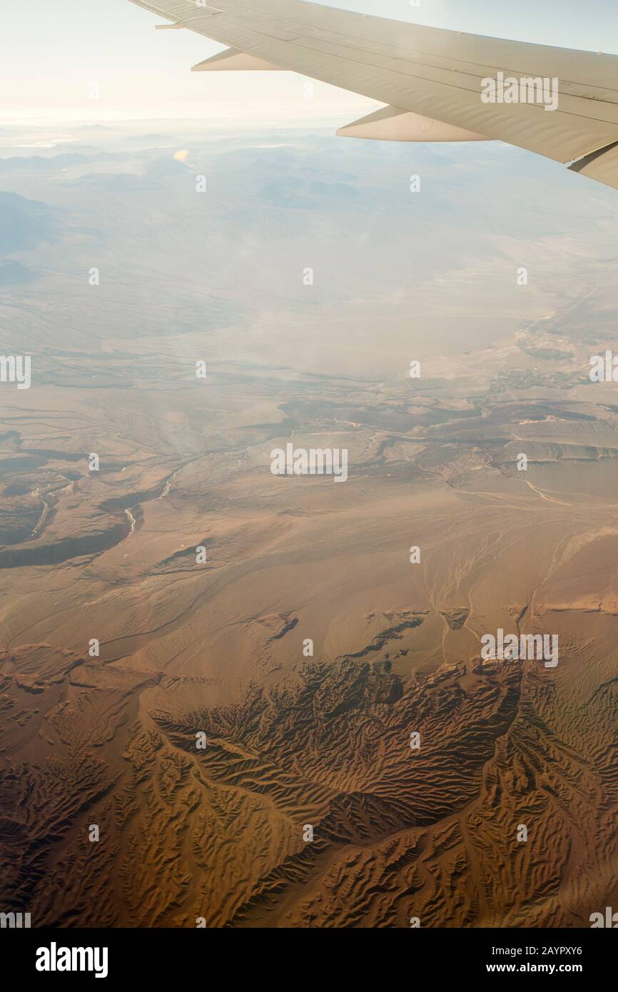 Blick auf erodierte Deset-Landcape in Chile aus der Luft. Stockfoto