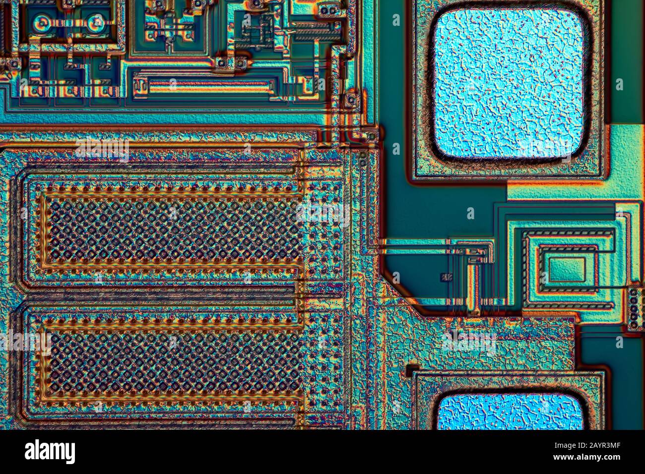 Oberfläche eines Mikrochips, Kontrastbild mit differentiellen Interferenzen, Siliziumwafer Stockfoto