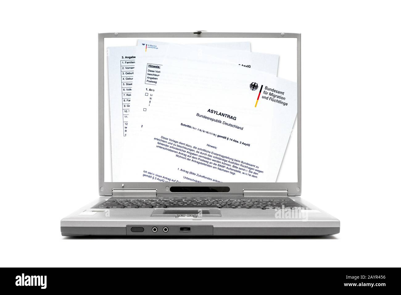 Laptop zeigt Asylantrag in Deutschland auf dem Display Stockfoto