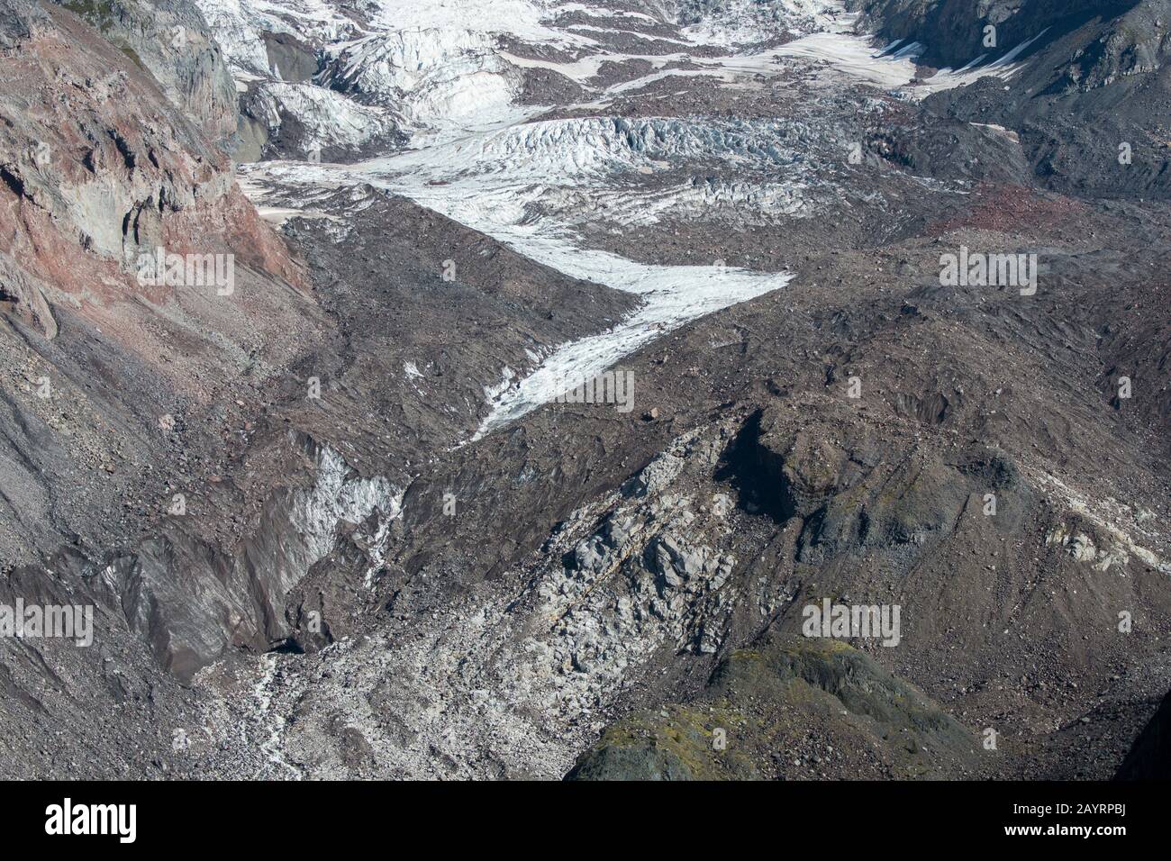 Blick vom Nisqually Vista Trail des Mount Rainier mit dem Nisqually-Gletscher (Detail) in Mt. Rainier National Park im US-Bundesstaat Washington. Stockfoto