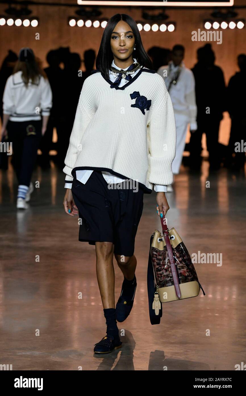 Jourdan Dunn auf der Start- Und Landebahn Tommy Hilfiger AW20 während der London Fashion Week Februar 2020 - London, UK 16/02/2020 - weltweite Nutzung Stockfoto