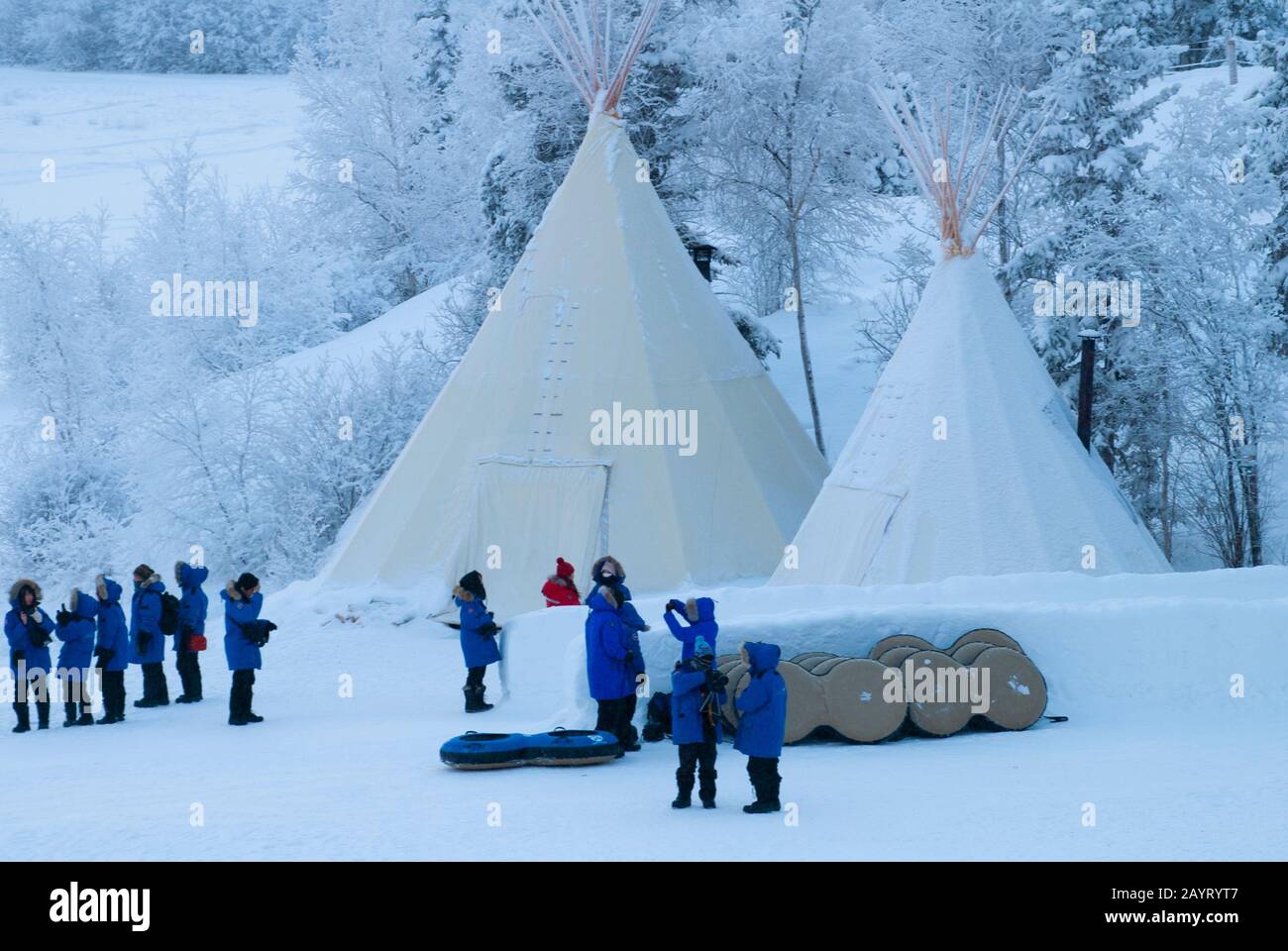 Tipees im Aurora Village in der Nähe von Yellowknife, Northwest Territories, Kanada Stockfoto