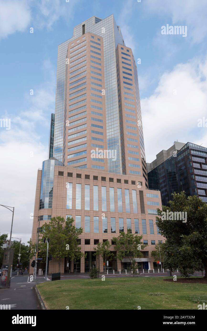 Das Gebäude Casselden an der 2 Lonsdale Street, Melbourne ist ein 39-Level-kommerzieller Turm, der von Hassell entworfen wurde, 1992 fertiggestellt und 2019 renoviert wurde. Stockfoto