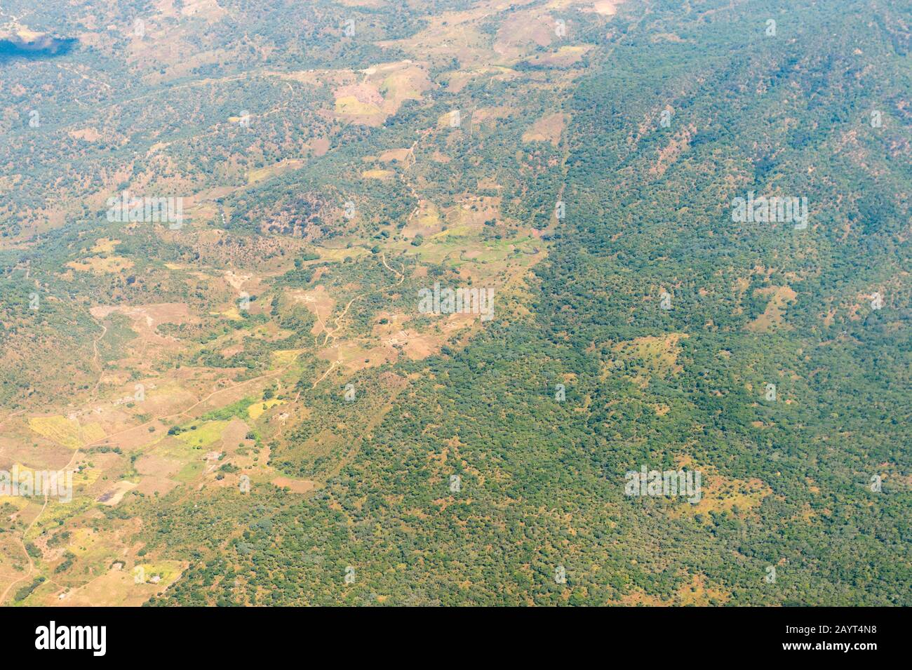 Luftaufnahme des Nyika-Plateaus und der Grenze zum Nyika-Nationalpark in Malawi. Stockfoto