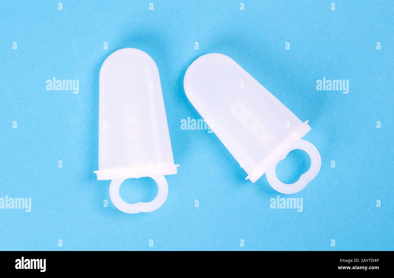 Poppsikleis bildet Lolly Formen, die auf Blau isoliert sind Stockfoto