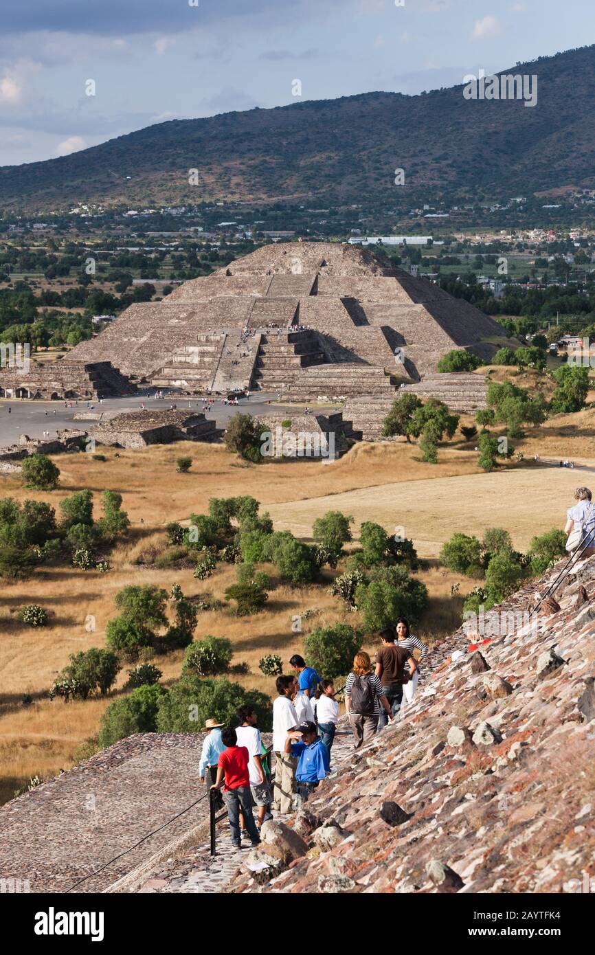 Pyramide des Mondes, von Sonnenpyramide, Teotihuacan, Vorort von Mexiko-Stadt, Mexiko, Mittelamerika Stockfoto