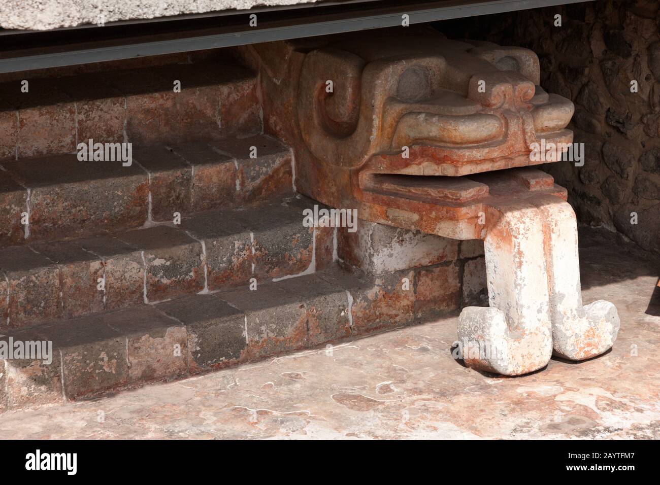 Geheimnisvolle Tierstatue an der Avenue of the Dead, Teotihuacan, Vorort von Mexiko-Stadt, Mexiko, Mittelamerika Stockfoto